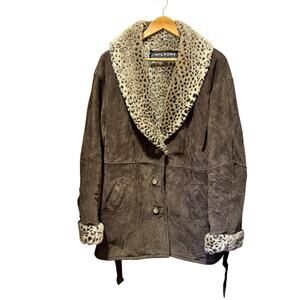 Wilson’s Leather Suede Jacket W/Faux Fur Collar, Sleeve Cuffs & Interior Size XL